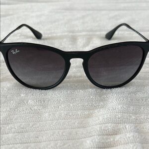 Ray-Ban Classic Black Sunglasses
